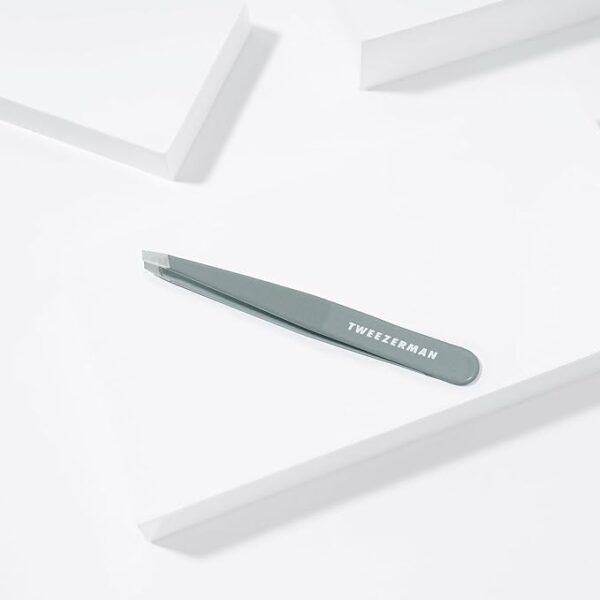 Tweezerman Exclusive Mist Blue Slant Tweezer - Image 5